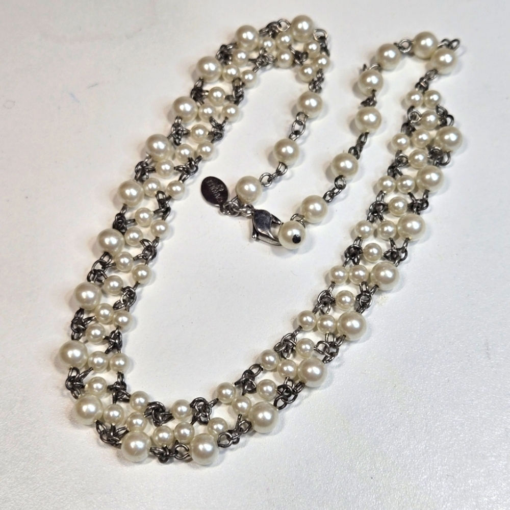 Carolee Vintage Glass Pearl Silvertone Choker Necklace 16" Lobster Clasp EUC